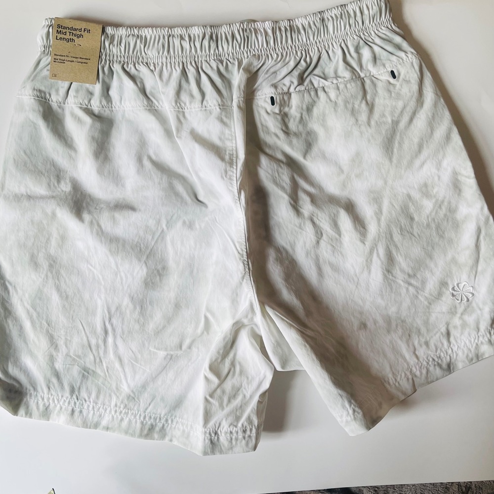 Nike Tech Pack Men's Small Woven Nylon Shorts NWT White Standard Fit Drawstring - Picture 2 of 5